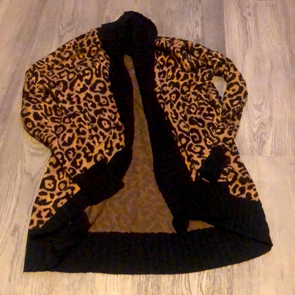 Guess Leopard Sweater in size XS
